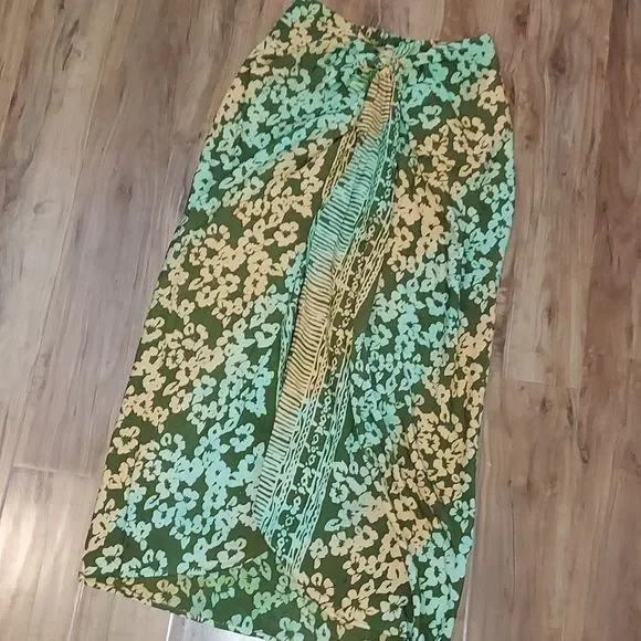 Tangerine Temple sarong - Picture 1 of 7